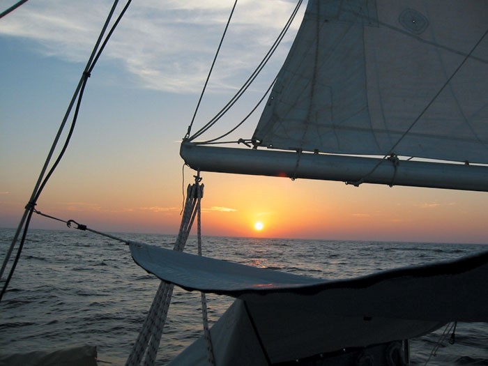 Die TOSIMOH im Sonnenuntergang